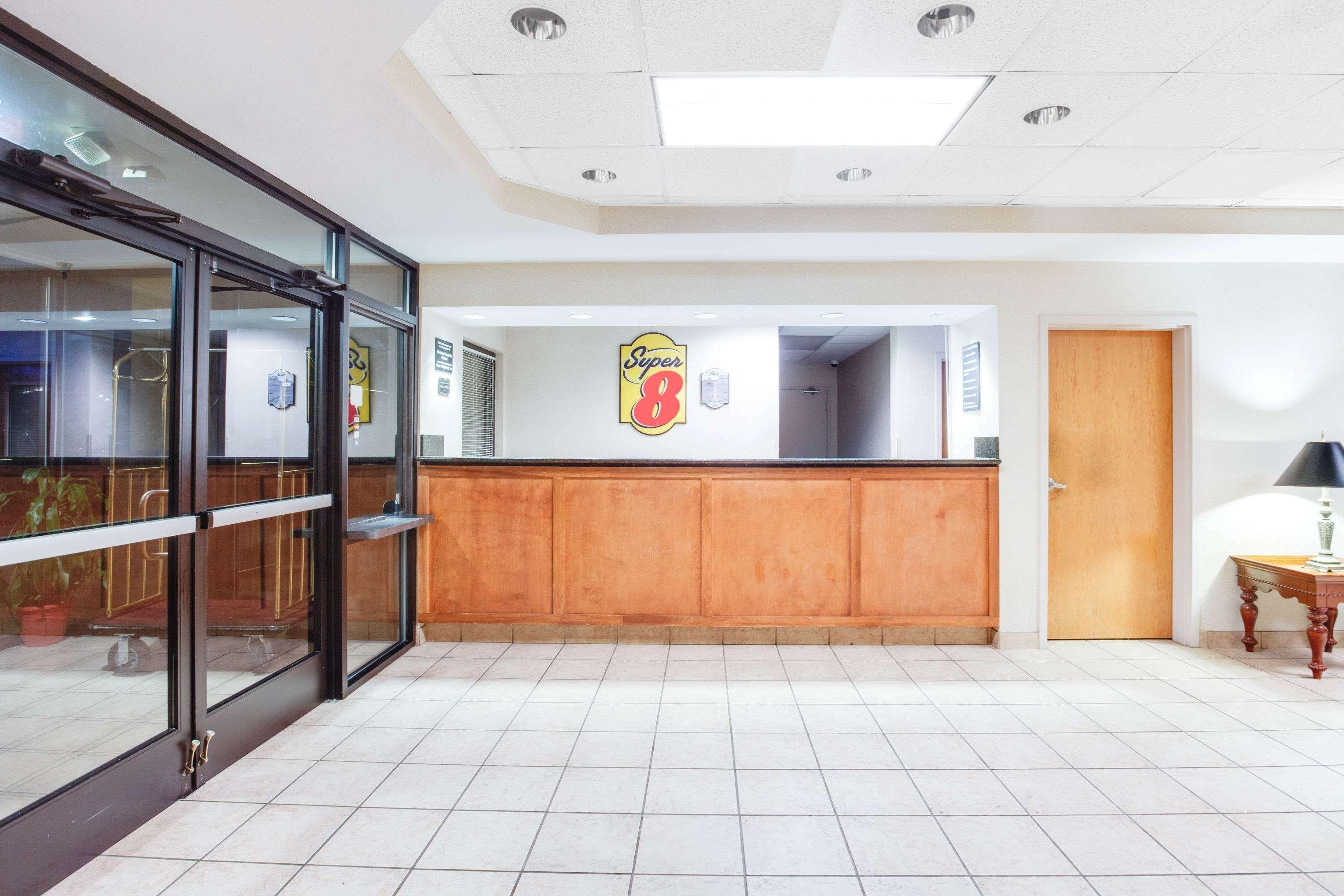Super 8 By Wyndham Crossville Tn Εξωτερικό φωτογραφία