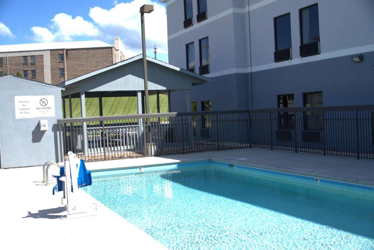 Super 8 By Wyndham Crossville Tn Εξωτερικό φωτογραφία