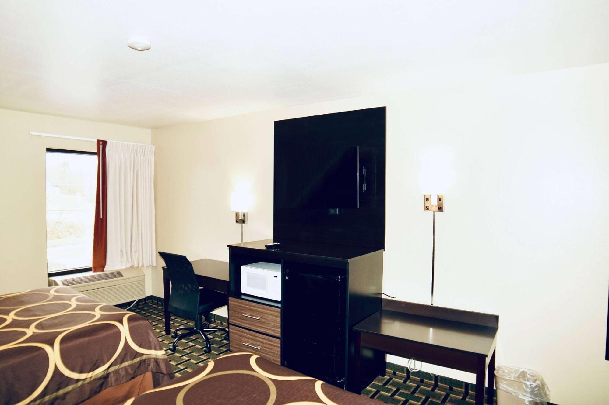 Super 8 By Wyndham Crossville Tn Εξωτερικό φωτογραφία