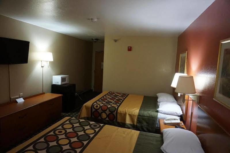 Super 8 By Wyndham Crossville Tn Εξωτερικό φωτογραφία